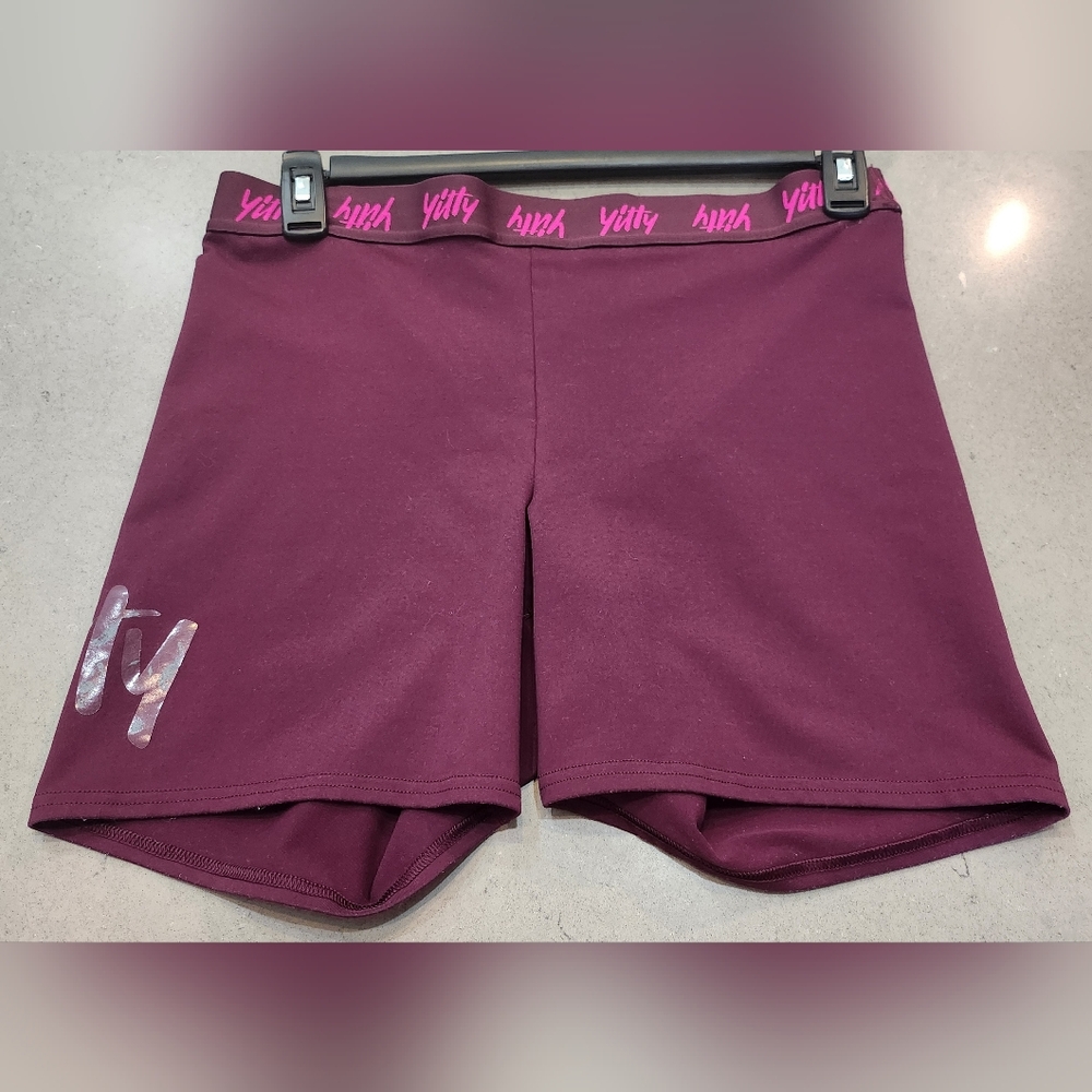 YITTY- Major Label Shaping High Waist Logo Short-